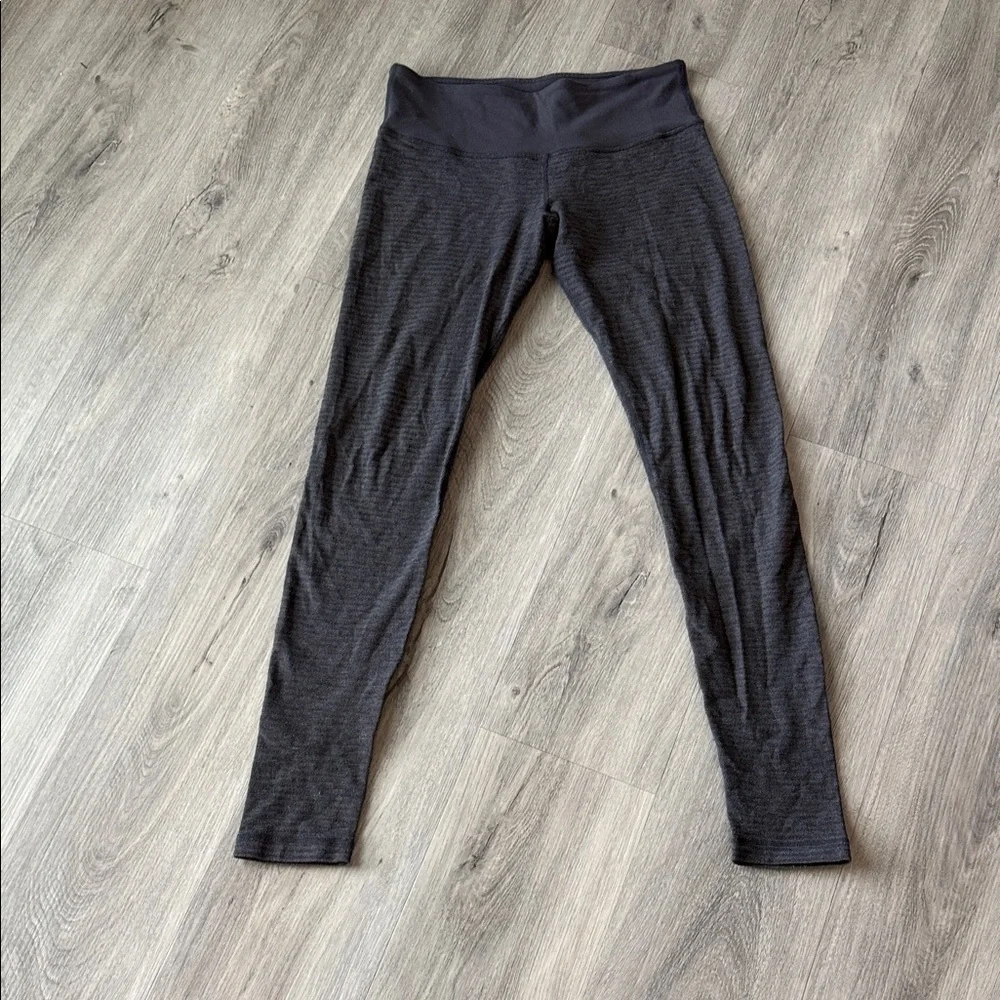 Lululemon gray Leggings size 6 - Picture 1 of 9
